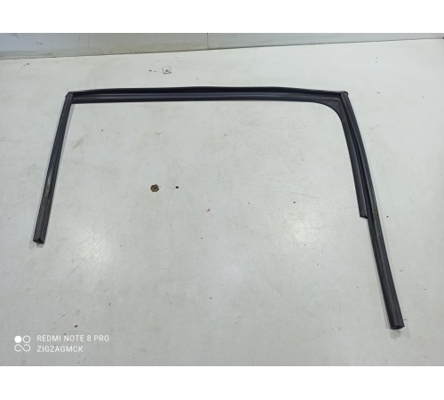 Уплотнитель стекла (задний левый внутренний)