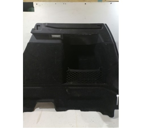 Обшивка багажника правая