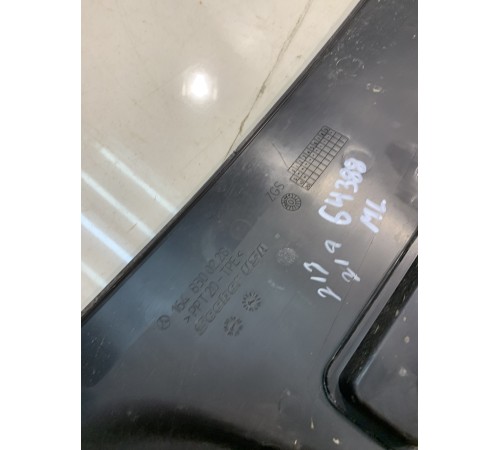 Планка под лобовое стекло (жабо)