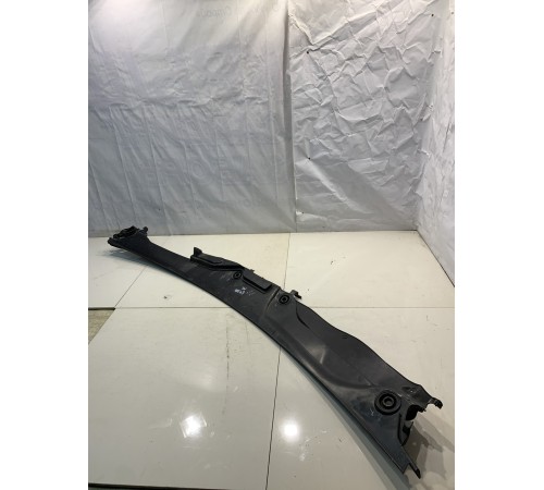 Планка под лобовое стекло (жабо)