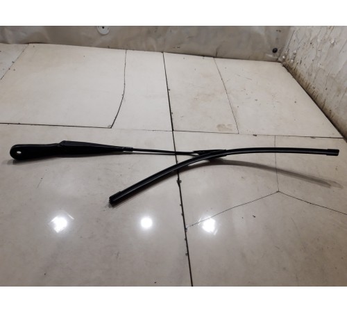 Поводок стеклоочистителя(правый)