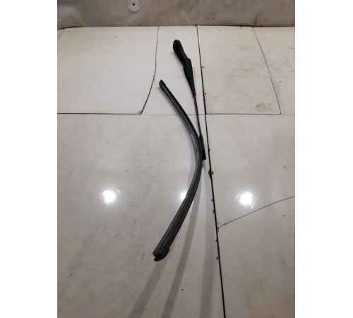 Поводок стеклоочистителя(правый)