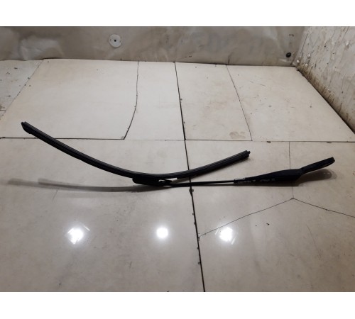 Поводок стеклоочистителя(правый)