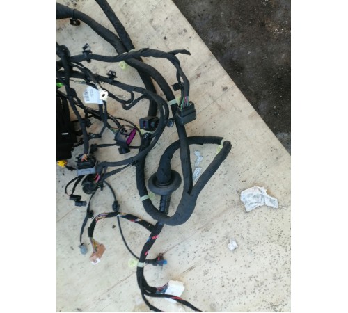 Передний жгут проводов в сборе