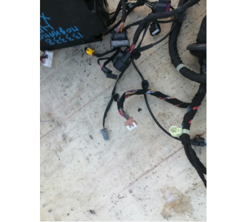 Передний жгут проводов в сборе