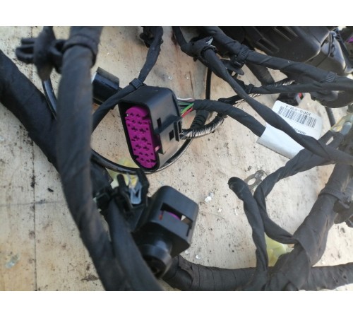 Передний жгут проводов в сборе