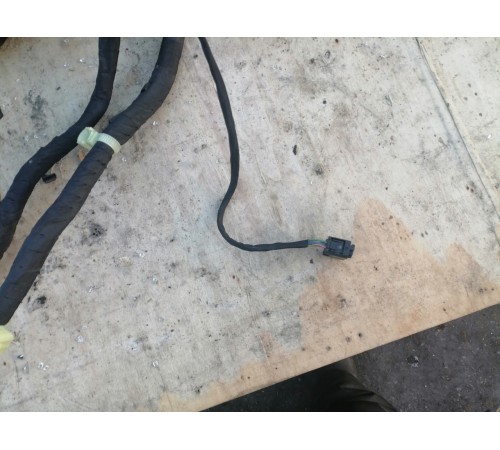 Передний жгут проводов в сборе