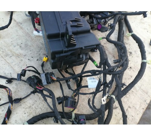 Передний жгут проводов в сборе