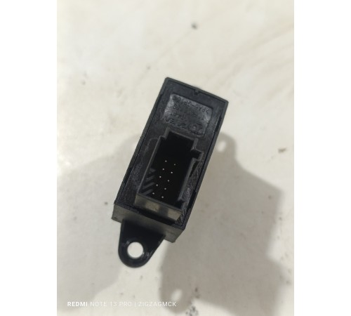 Кнопка стеклоподъемника