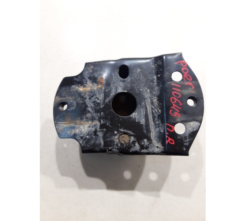 Кронштейн(крепление) усилителя переднего бампера правый