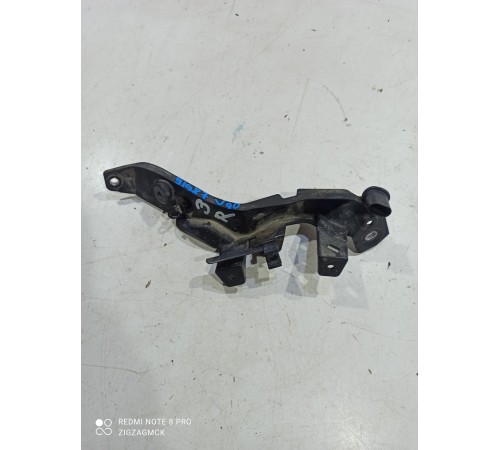 Кронштейн (задний, правый)