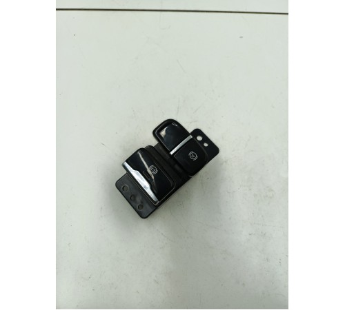 Кнопка фиксации стояночного тормоза