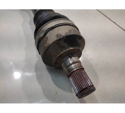 Привод (полуось) (передний левый)