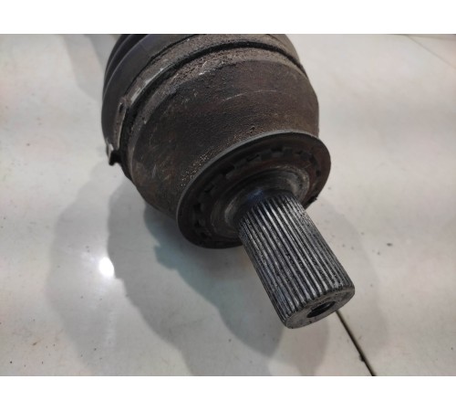 Привод (полуось) (передний левый)