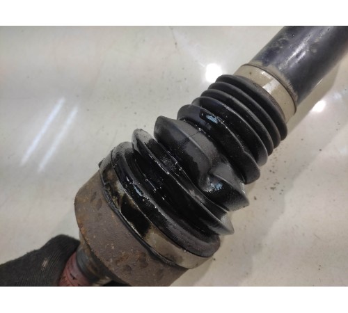 Привод (полуось) (передний левый)