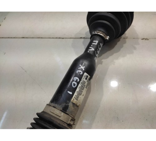 Привод (полуось) (передний левый)