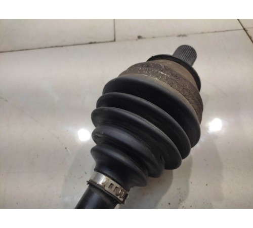 Привод (полуось) (передний левый)