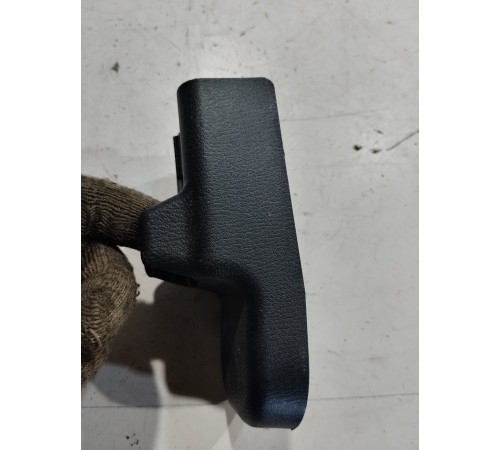 Накладка крепления сиденья задняя правая