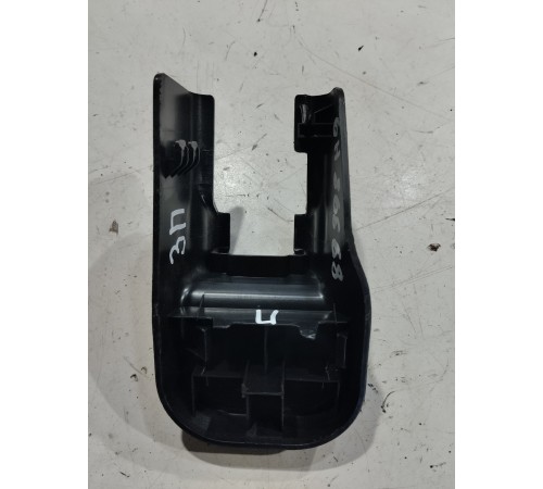 Накладка крепления сиденья задняя правая