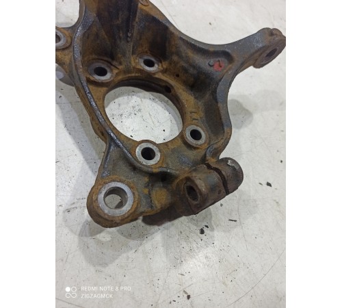 Кулак поворотный(передний правый)