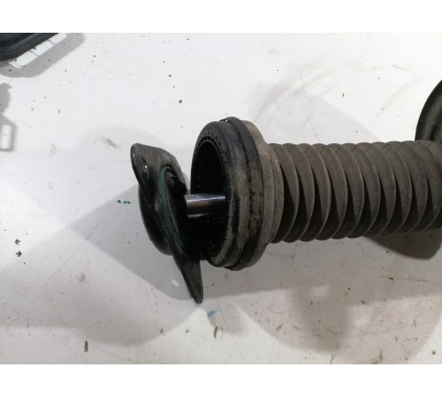 Амортизатор передний правый