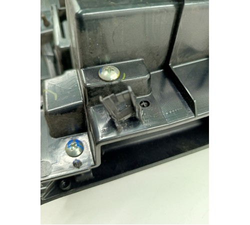 Бардачок верхний с воздушным дефлектором правый