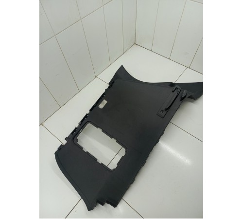 Обшивка багажника левая