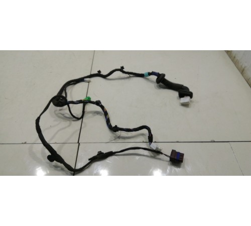 Электропроводка двери (задняя, левая)