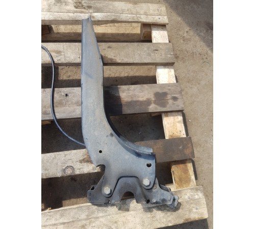 Кронштейн кабины задний правый с замком