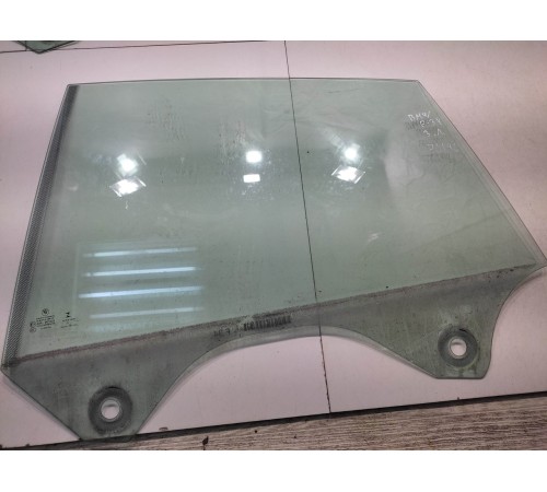 Стекло двери (заднее, левое)