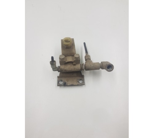 Клапан системы гидравлики правый