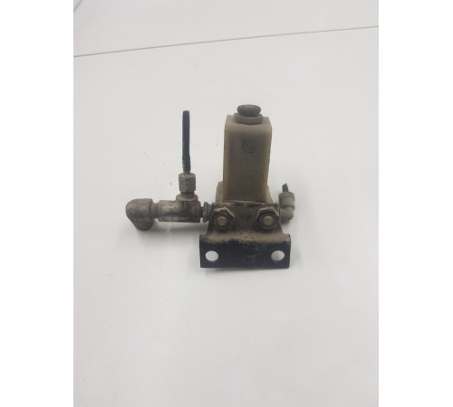 Клапан системы гидравлики правый