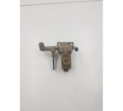 Клапан системы гидравлики правый