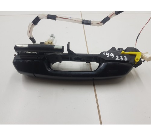 Ручка двери передняя правая внешняя