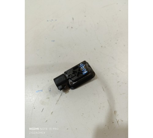 Кнопка открывания багажника