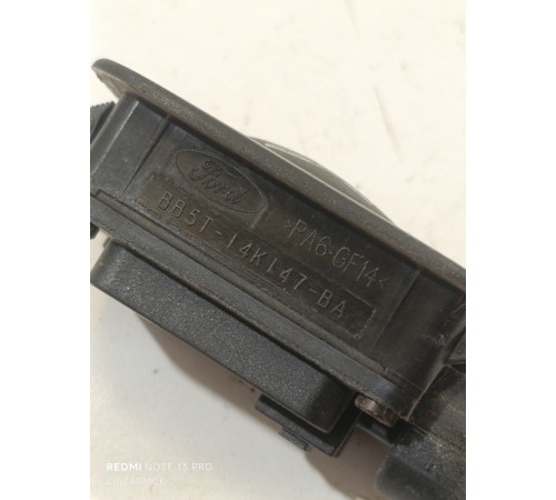 Кнопка открывания багажника