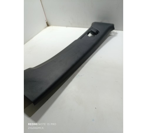 Обшивка центральной стойки правая верхняя