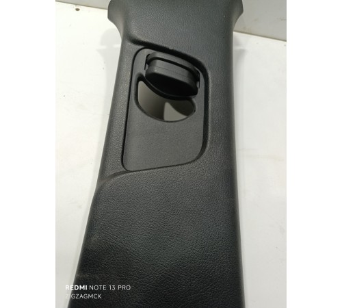 Обшивка центральной стойки правая верхняя