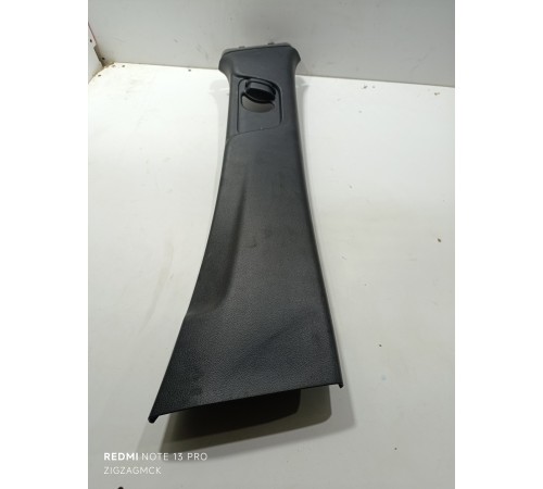 Обшивка центральной стойки правая верхняя