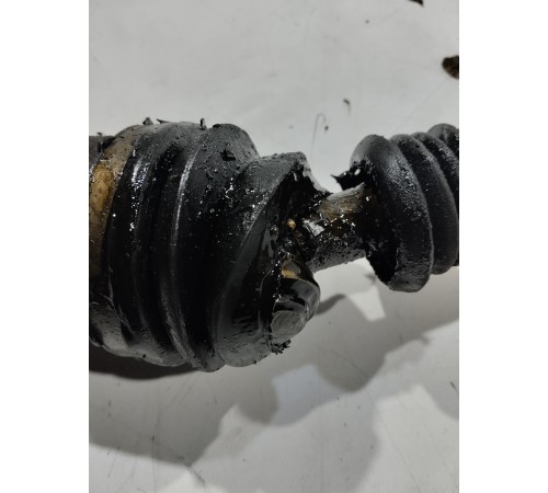 Привод(полуось) передний правый