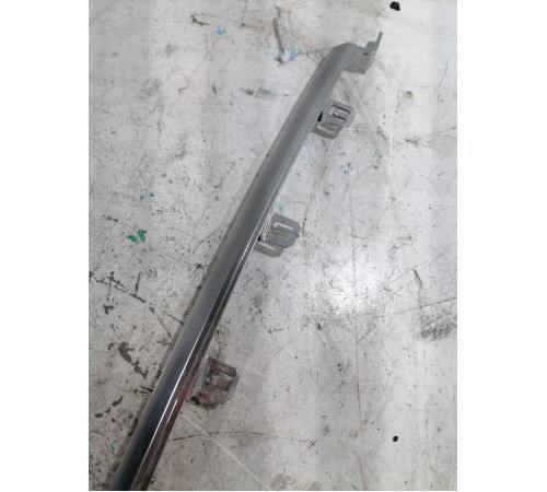 Накладка заднего бампера центральная