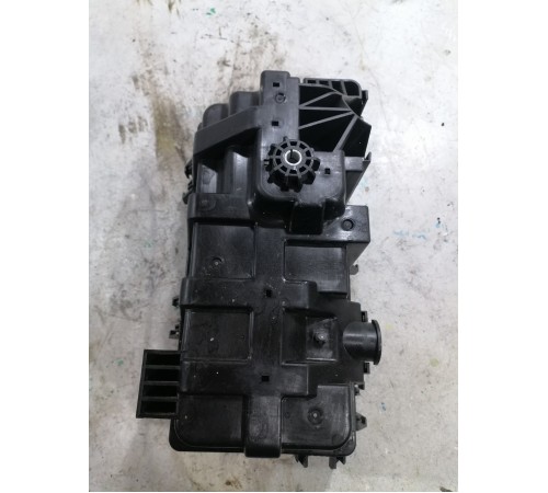 Крышка защитная подкапотного пространства