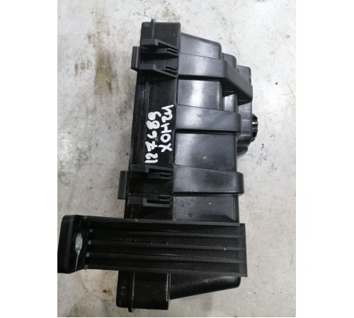 Крышка защитная подкапотного пространства