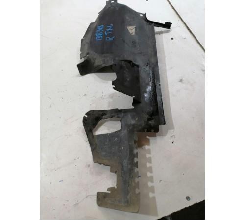 Накладка пыльник подкапотного пространства правый