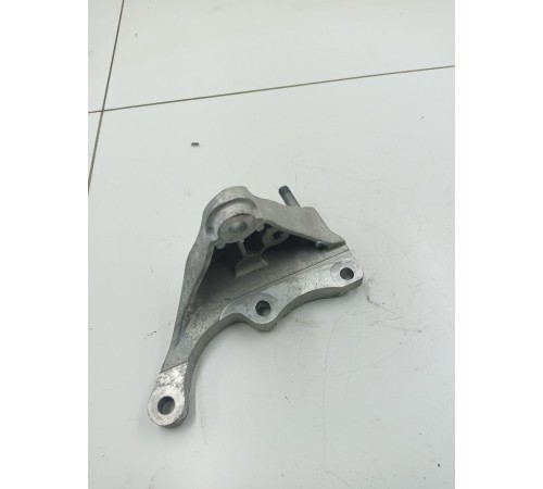 Опора двигателя левая