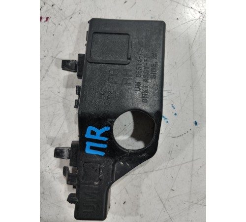 Кронштейн (крепление) бампера передний правый