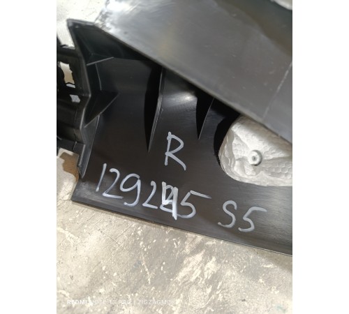 Обшивка центральной стойки правая нижняя