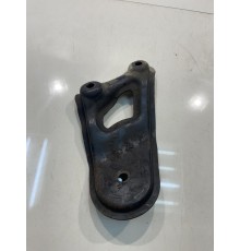 Кронштейн подрамника (задний, правый)