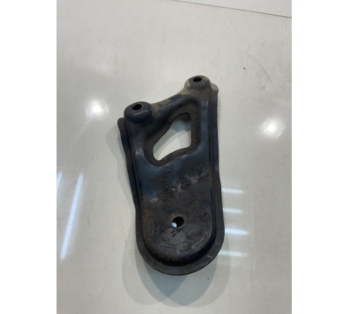 Кронштейн подрамника (задний, правый)