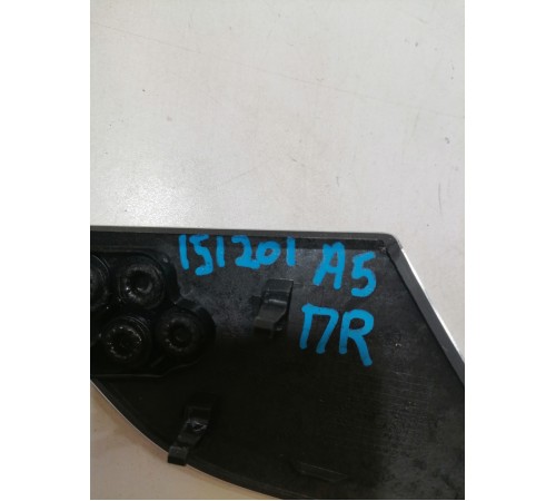 Накладка обшивки двери передняя правая